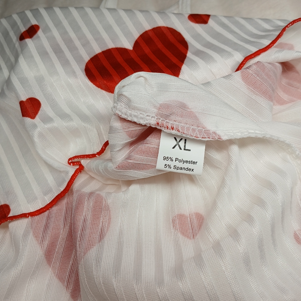 Heart Print Pajama Set | Tagged XL (Fits Small) - Picture 8 of 11